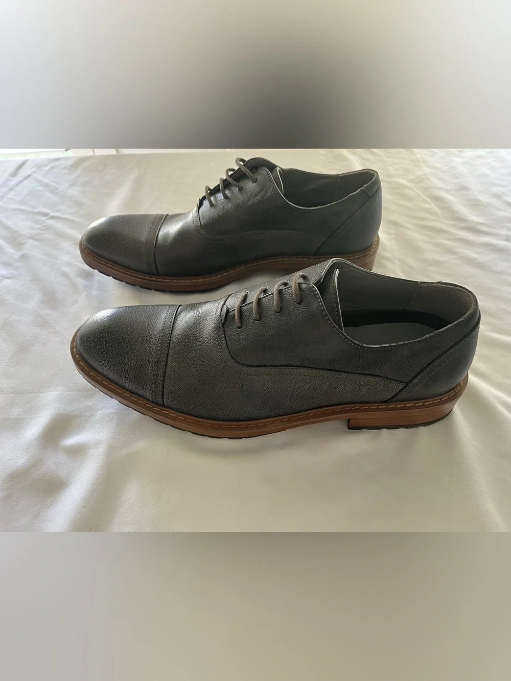 Perry Ellis Classic Men's Dress Oxfords in Grey with Brown Sole